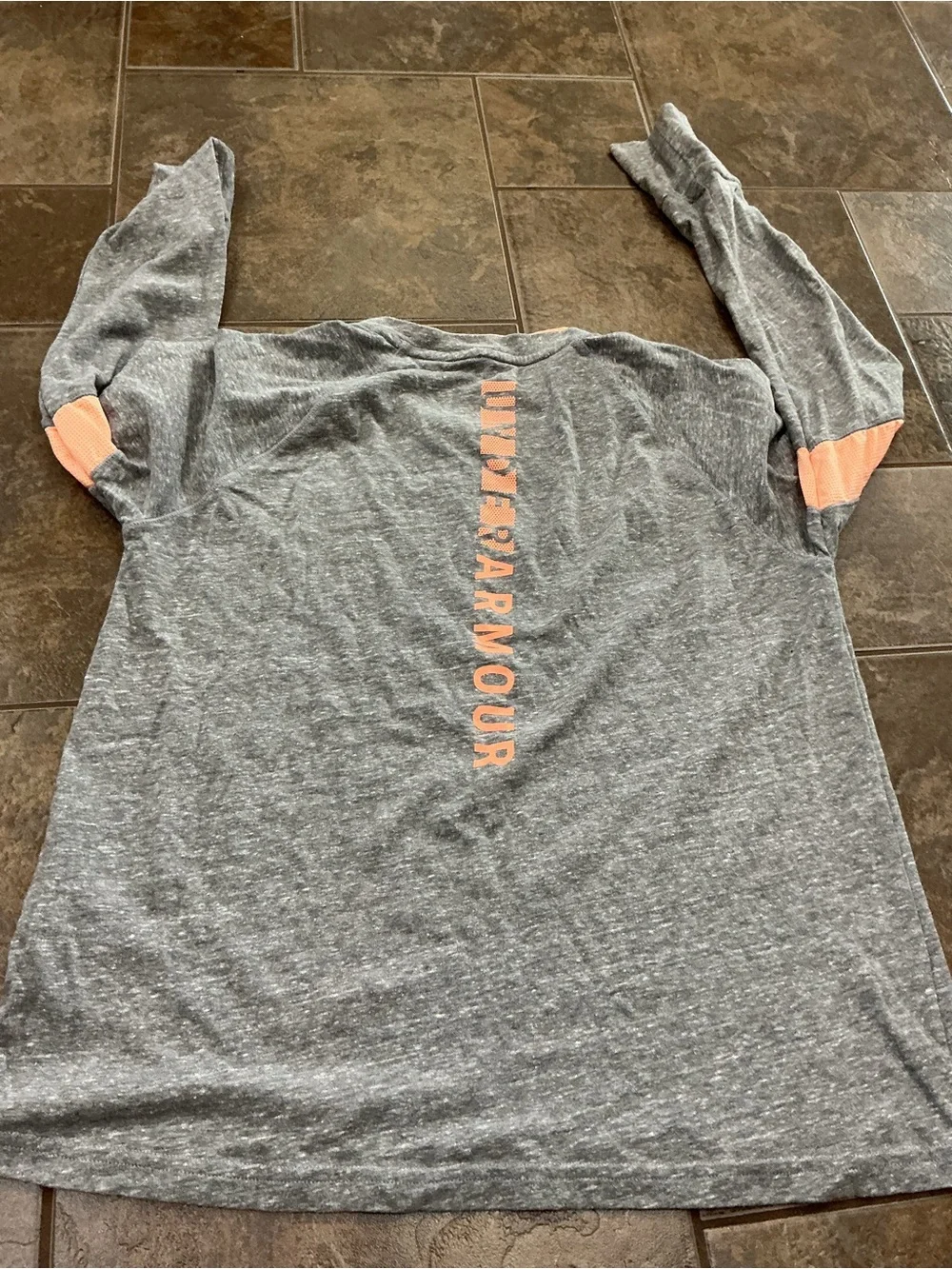 Under Armour loose fit Gray Long Sleeve Shirt with peach Accents - Picture 5 of 5